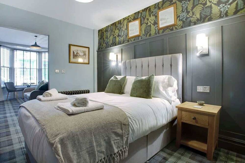 Entire apartment, Stylish 1Br Home | Near Station | by Stay With Us in Hartlepool