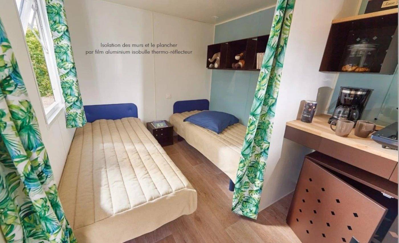 Camping 4 étoiles 500m plage locatif 15m2 - sanitaires communs in La Forêt-Fouesnant, Côte de Cornouaille