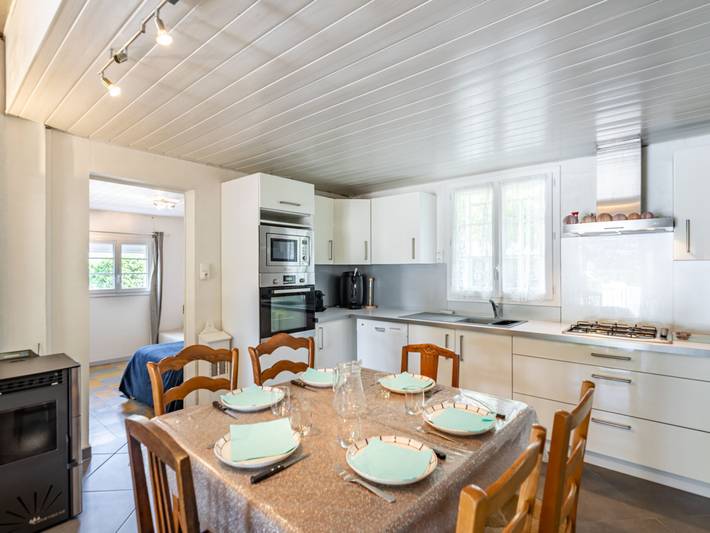 Location de vacances pour 6 personnes, avec terrasse et jardin dans Plage De La Savane - 2