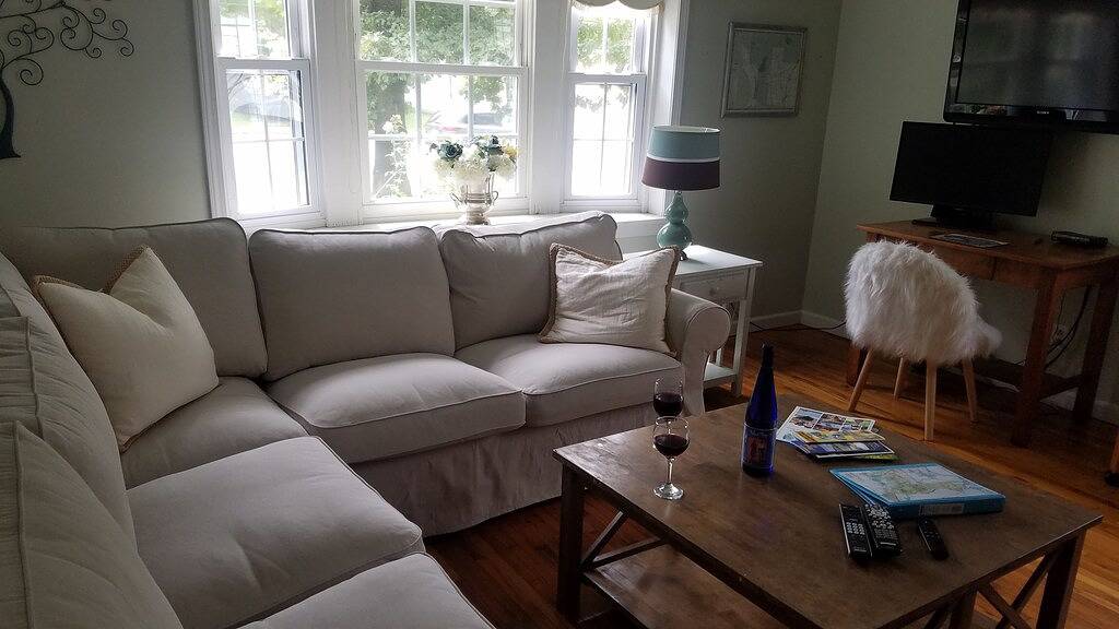 Spacious 2 Br, 1 1/2 baths, hot tub, pool table, outside room, full kitchen in Union County (IL)