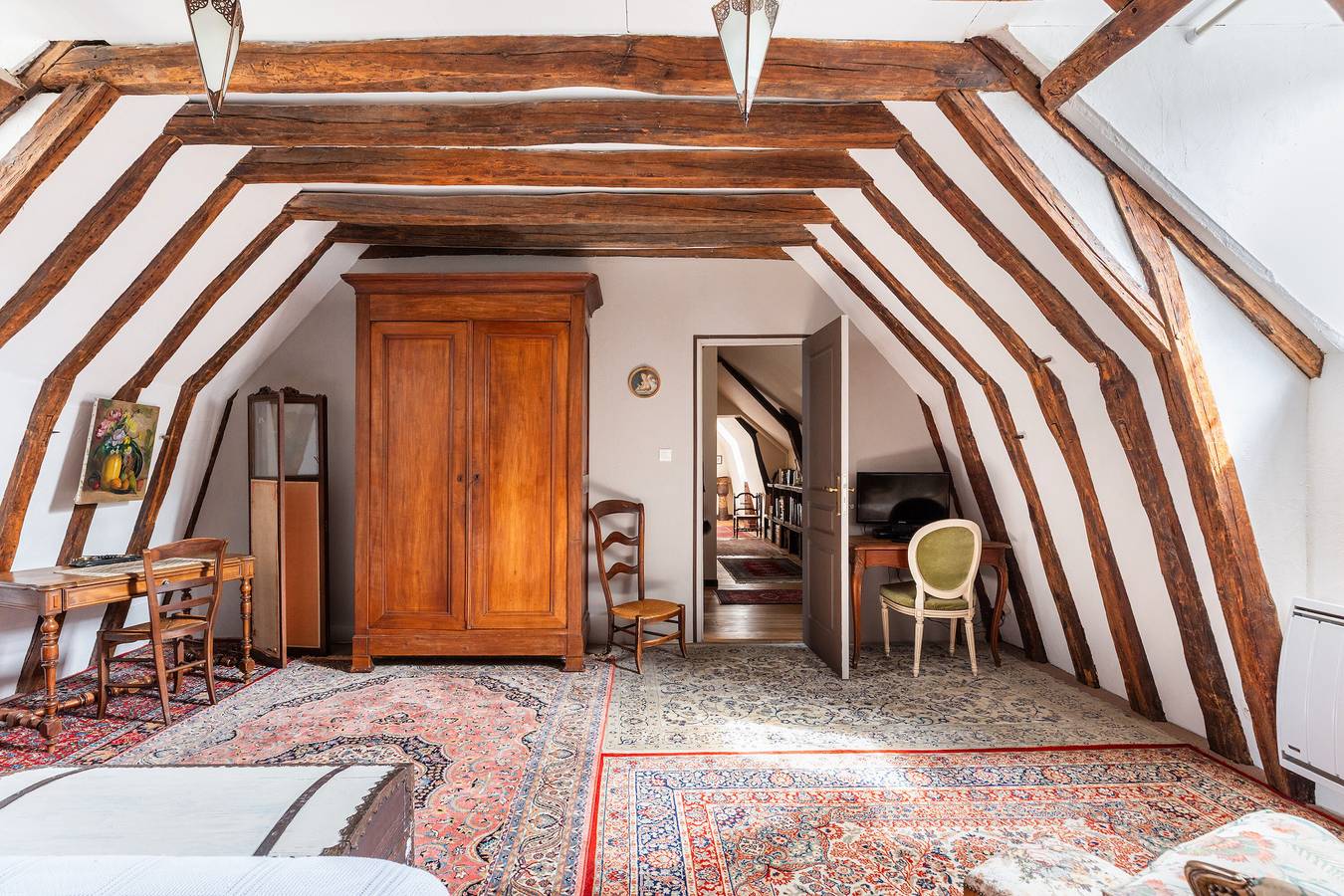 Gästezimmer 'La Mansarde' mit gemeinsamem Garten und Wlan in Cléré-les-Pins, Loire-Tal