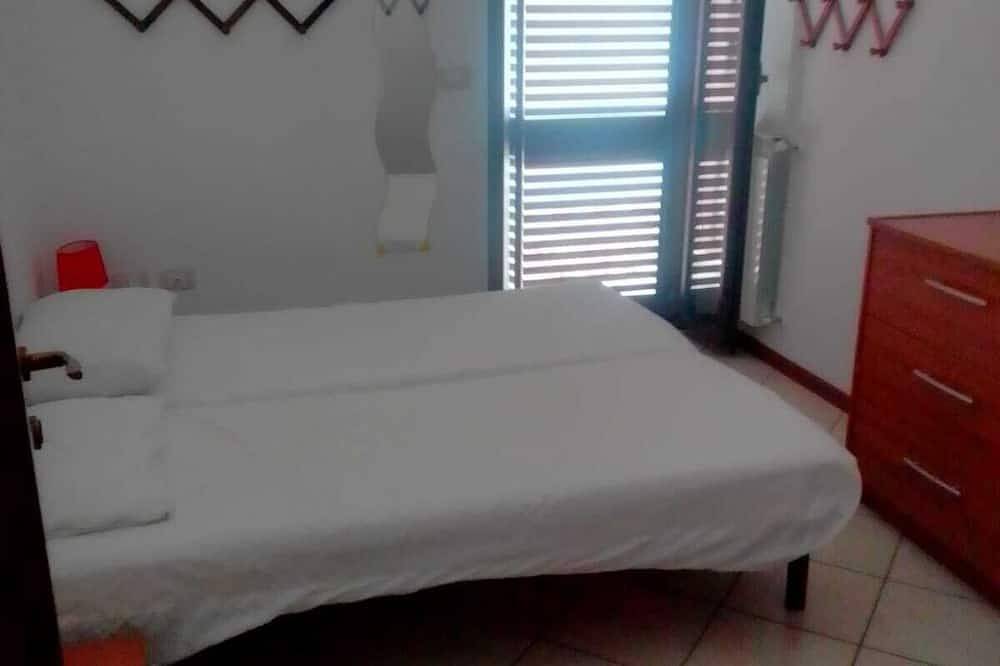 Entire apartment, Seaside apartment with front terrace overlooking the beach in Adriatic Coast Abruzzo