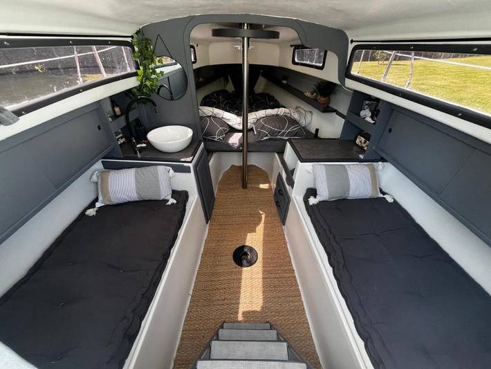 Bateau pour 3 personnes, avec jardin et vue