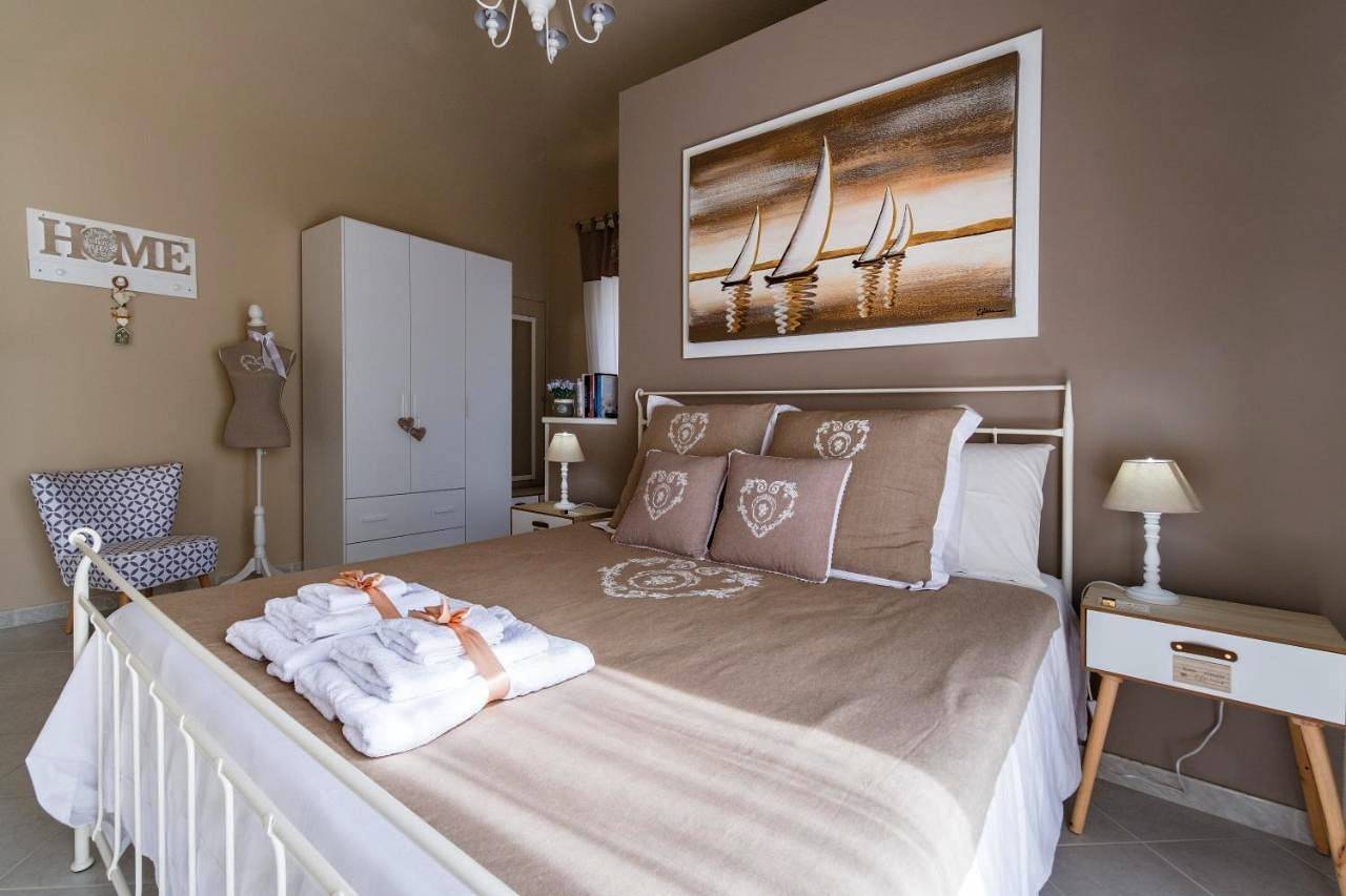 Deluxe Triple Room in Santo Stefano di Camastra, Provincia di Messina