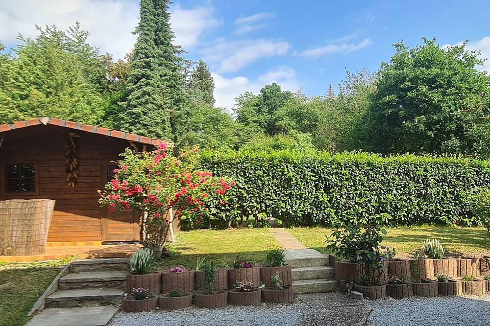 Geheel appartement, Schöne Ferienwohnung mit Eigener Terrasse und Garten in Saarbrücken, Saargau