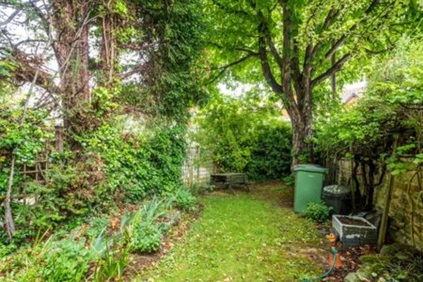 Entire apartment, Basement Studio in Summertown with kitchenette in Oxford, Oxfordshire