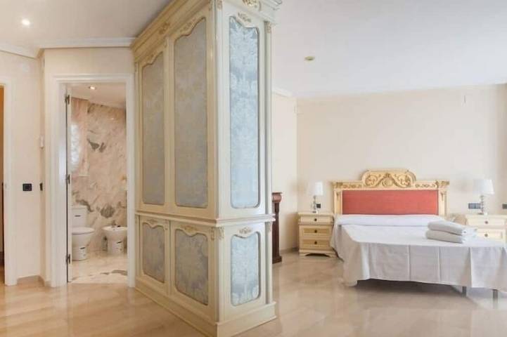 Villa pour 9 personnes, avec piscine ainsi que jardin et balcon à Calafell - 3