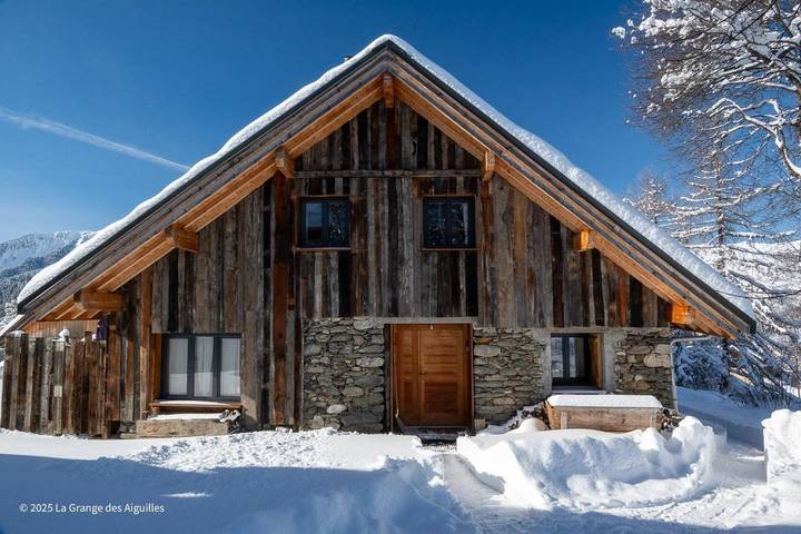 Gîte pour 6 personnes, avec Balcon et Terrasse ainsi que Jardin et Vue à Albiez-le-Jeune