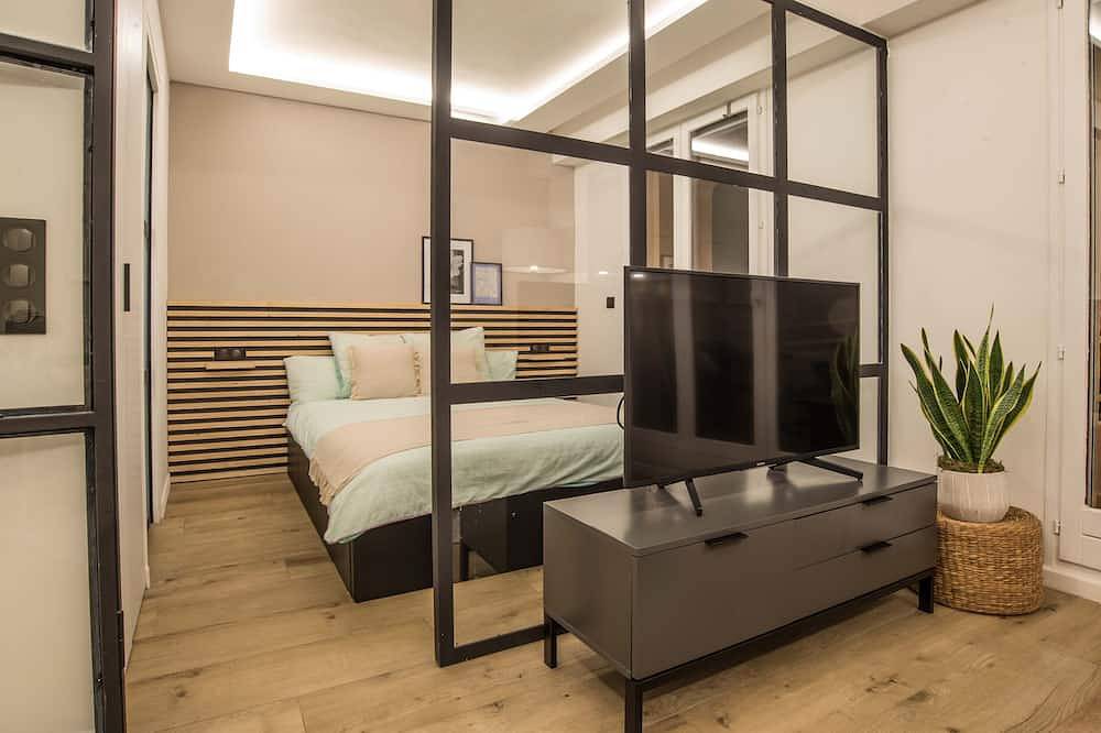 Geheel appartement, Les Pins Ensoleillés / Contemporary apartment, sea view, 900m from the beach in Sainte-Maxime, Draguignan en omgeving