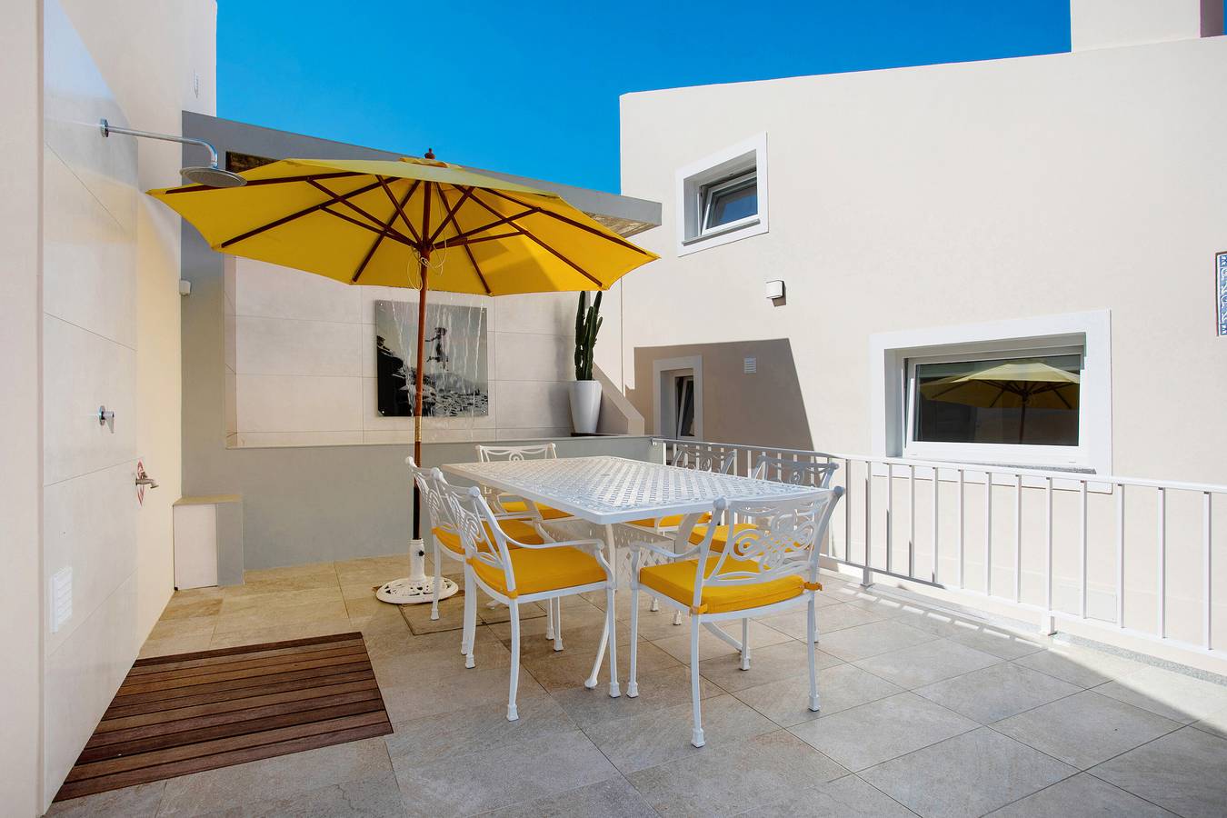 Apartment 'Zeca Holidays Atalaia Waterfall' with Balcony and Wi-Fi in Atalaia, Lisbon District