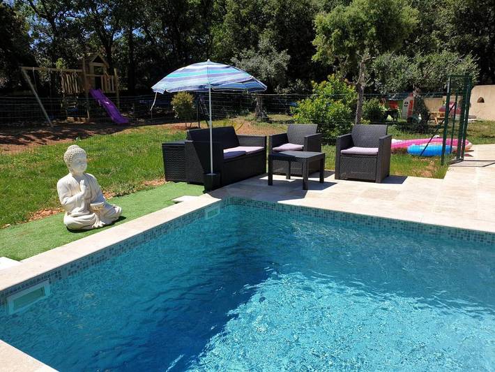 Maison d’hôte pour 3 personnes, avec jardin ainsi que piscine et vue