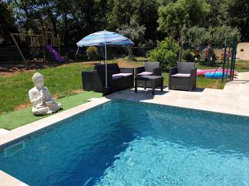 Maison d’hôte pour 3 personnes, avec vue ainsi que jardin et piscine à Flayosc