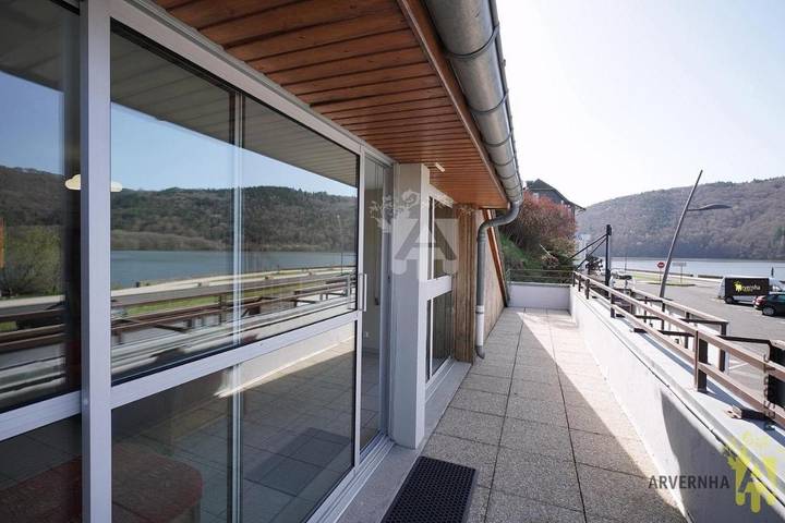 Location de vacances pour 4 personnes, avec terrasse dans Lac Chambon - 4