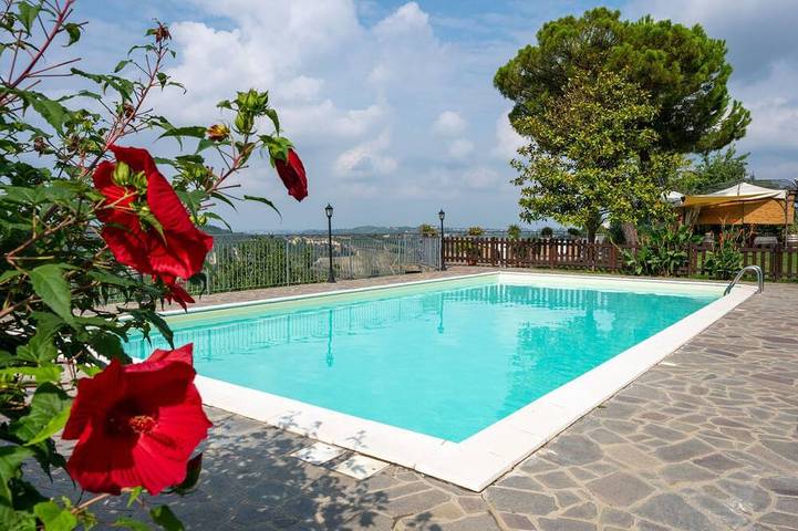 Appartamento vacanze per 2 persone, con piscina e balcone in Langhe