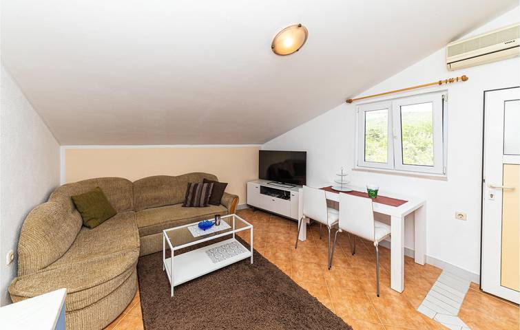 Ganze Ferienwohnung, Modernes Apartment in der Nähe des Stadtzentrums von Labin mit Pool und Terrasse in Labin (Split), Split-Dalmatien