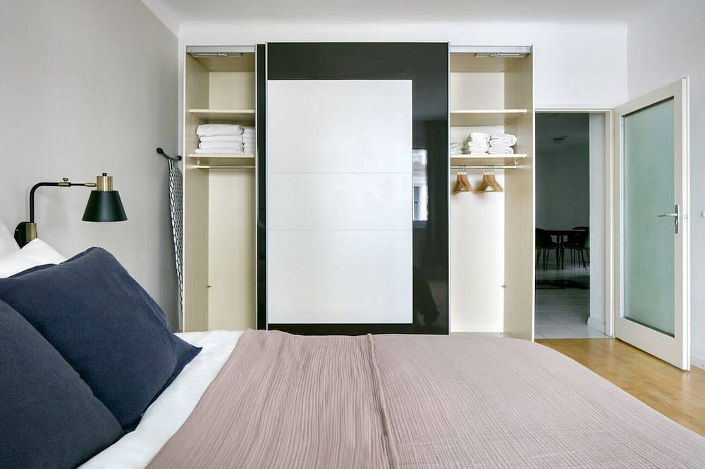 Hel lejlighed, Lovely Innere Stadt 1Br w/ Elevator, steps from Opera, by Blueground in København Indre By, Wien