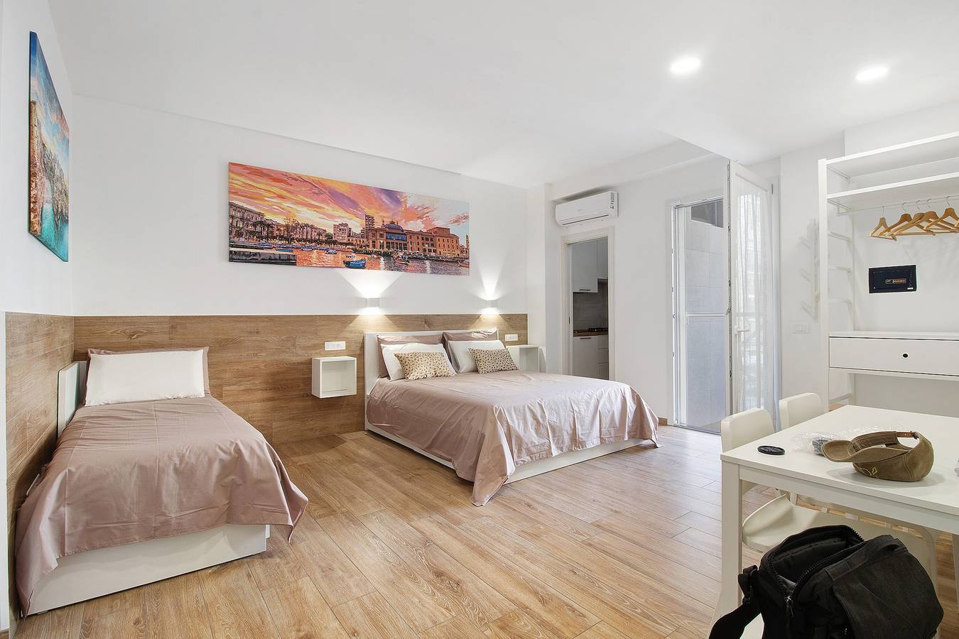 Ganze Wohnung, Apartment 'Gold - Il Centro Luxury Suites' mit Balkon, Wlan und Klimaanlage in Bari, Bari Provinz