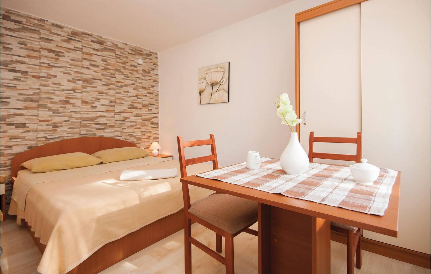 Ganze Ferienwohnung, Ferienwohnung für 2 Personen mit Terrasse in Raslina, Šibenik-Knin