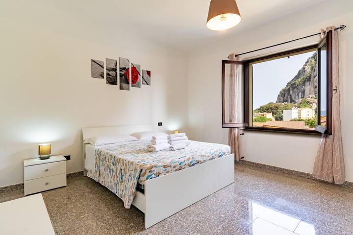 Gîte pour 6 personnes, avec balcon à Ulassai