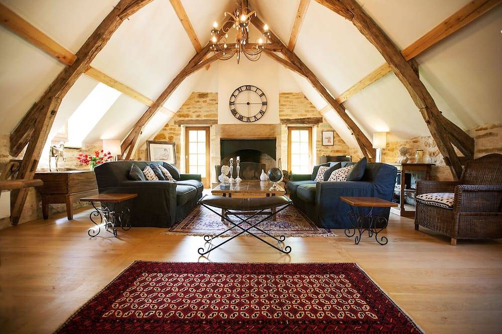Superbe grange en pierre rénovée de 90 m² sur le terrain d'un ancien moulin in Cazillac, Lot