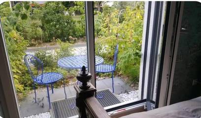 Chambre d’hôte pour 3 personnes, avec jardin ainsi que vue et terrasse à Genève