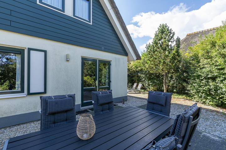 Ferienhaus für 6 Personen, mit Terrasse und Garten in Julianadorp