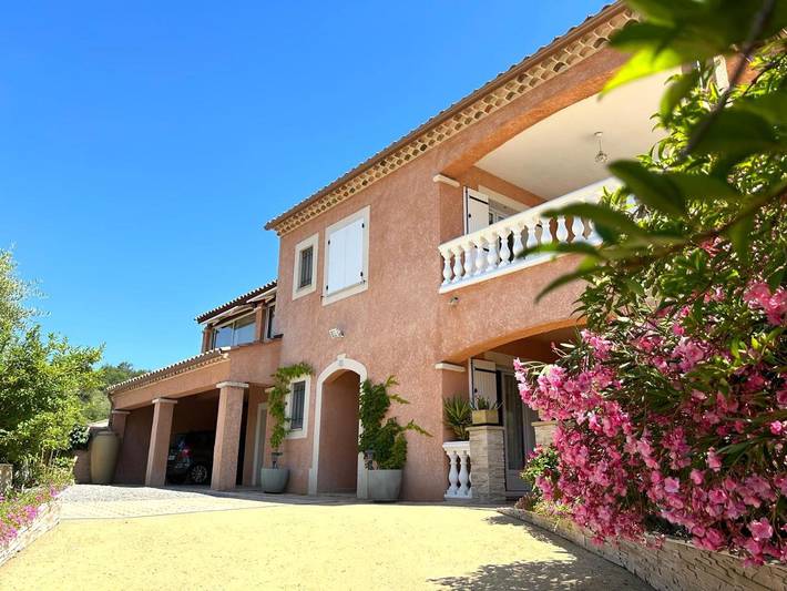 Location de vacances pour 2 personnes, avec vue ainsi que piscine et terrasse à Digne-les-Bains - 4
