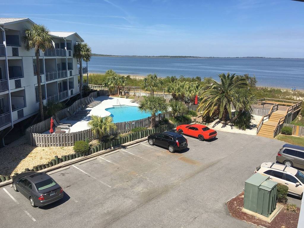 Ganze Wohnung, Savannah Beach & Racquet Club condo on North Beach 303B in Tybee Island, Chatham County
