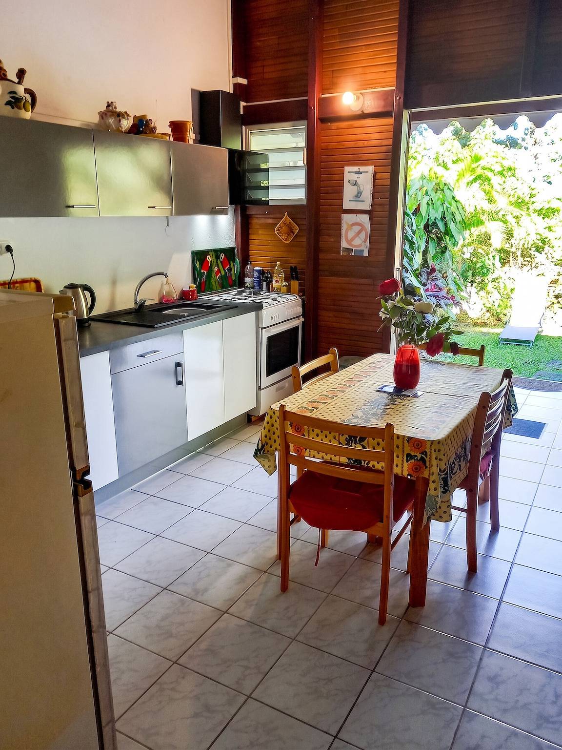 Cosy bungalow in Deshaies with sea view, enclosed garden in Deshaies, Guadeloupe (Caribbean)