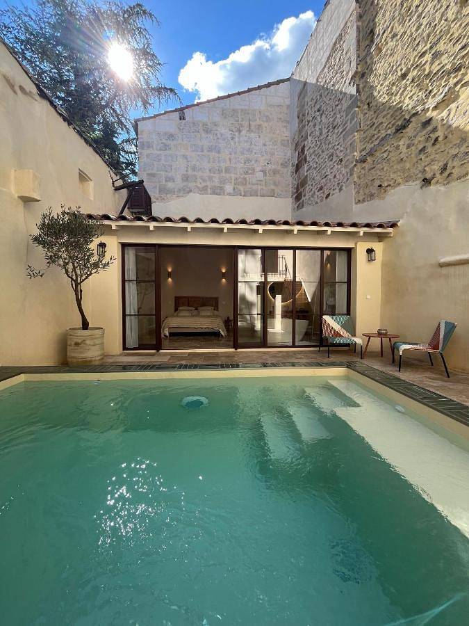 Location de vacances pour 2 personnes, avec terrasse et piscine à Vallabrègues - 3