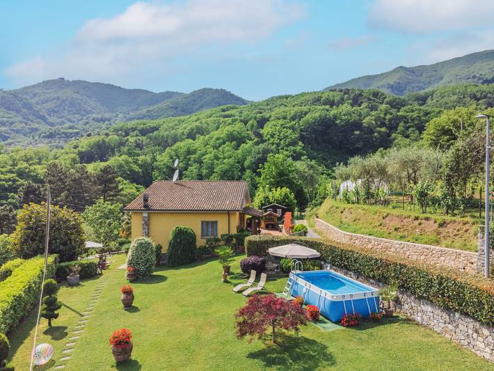 Ferienhaus für 6 Personen, mit Terrasse und Ausblick sowie Garten, mit Haustier