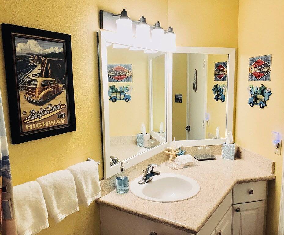 Ganze Wohnung, \"Brighton\" fun-in-the-sun 2-bdrm 1st floor Beach Club condo! in North Padre Island, Corpus Christi