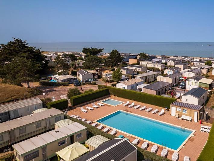 Camping pour 4 personnes, avec Terrasse dans Cotentin