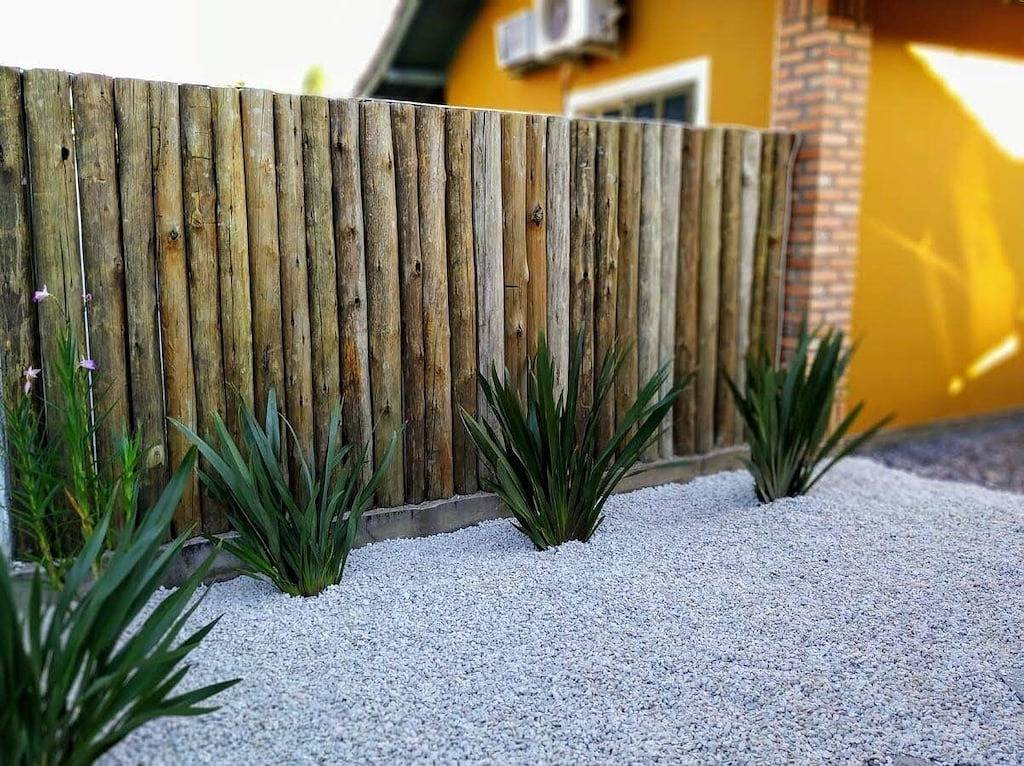 Cozy Chalet in Family Condominium with Pool on the Beach in Cachoeira do Bom Jesus, Florianópolis