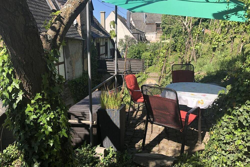 Entire apartment, Gallery apartment \"Runder Turm\" - Burghof Hagen in Merl, Zell (Mosel)