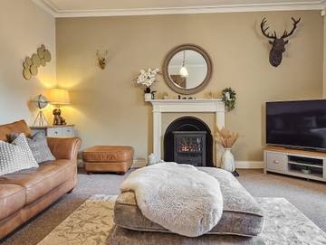 Holiday Rental for 10 People in Loch Ness, Scotland, Photo 2