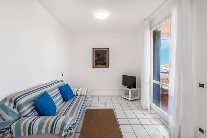 Ganze Wohnung, In exzellenter Lage und mit Meerblick – Appartamento Lungomare in La Fenicia (pebbles) (Marciana Marina), Marciana Marina