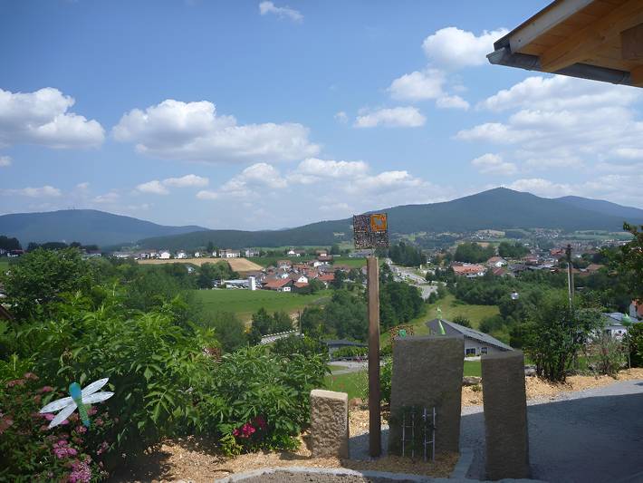 Ferienwohnung für 9 Personen, mit Balkon und Balkon/Terrasse sowie Terrasse und Garten