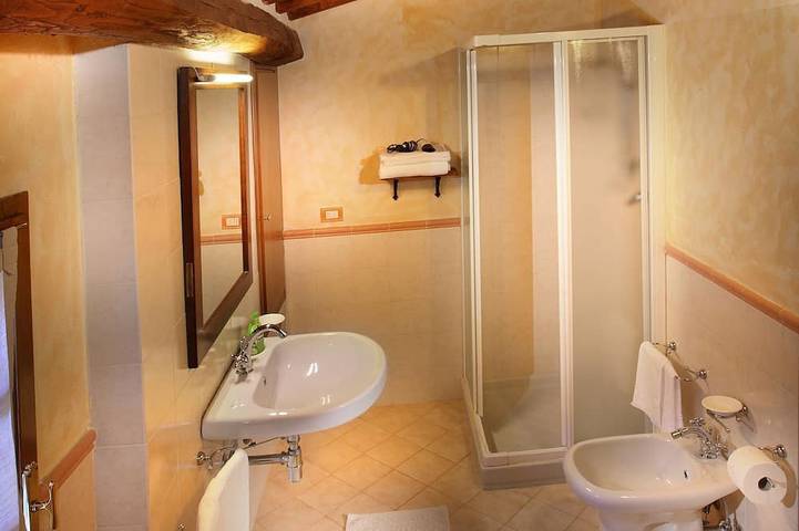 Villa indipendente con Wifi, A/C, piscina privata, Tv, patio, animali ammessi, vista panoramica in Montecatini Terme, Provincia di Pistoia