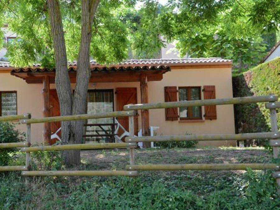 Camping de La Cascade - Chalet 4 personnes - Maison-Chalet 30m² - n°202 in Saint-Rome-de-Tarn, Parc naturel régional des Grands Causses