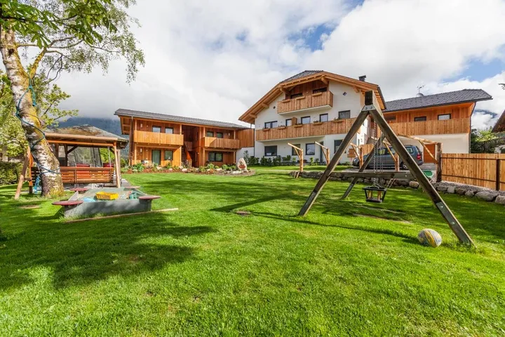 Apartamento de vacaciones para 5 personas, con vistas y jardín - 1