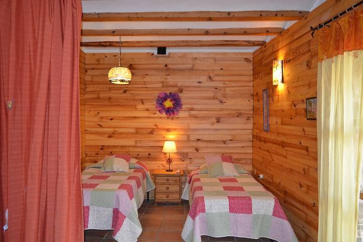 Gîte pour 6 personnes, avec piscine ainsi que jardin et balcon à Eslida - 2