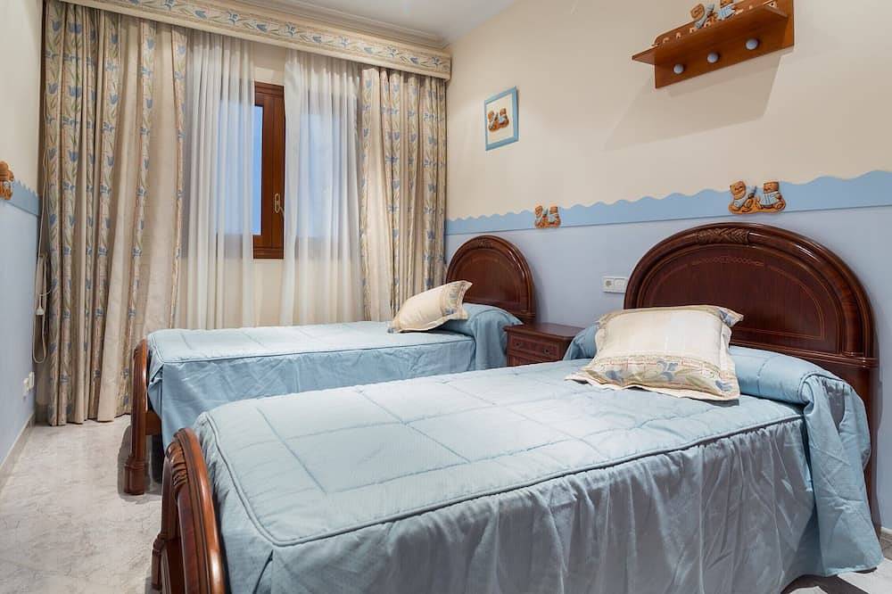 Can Gabriel, for 6 people, private swimming pool and barbecue. in Sa Pobla, North Majorca