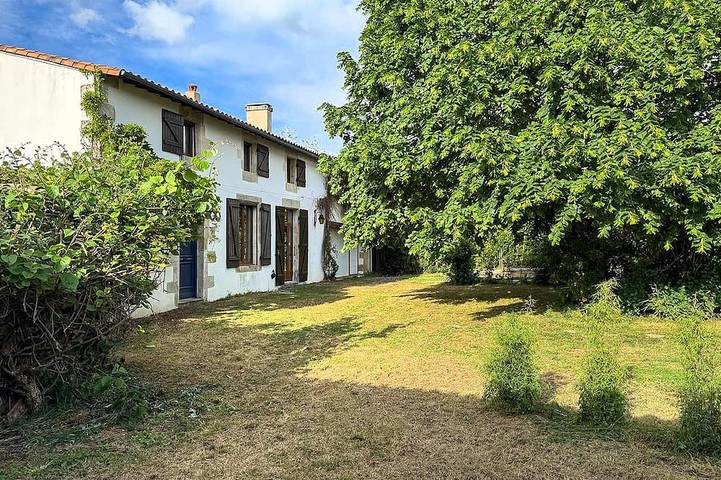 Location de vacances pour 10 personnes, avec Terrasse à Sainte-Néomaye