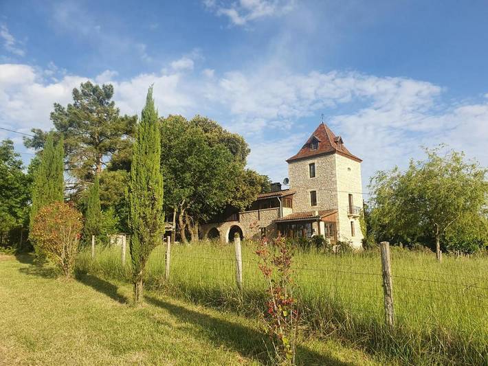 Location de vacances pour 2 personnes, avec Balcon et Terrasse ainsi que Jacuzzi et Jardin à Béraut