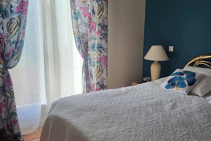 Location de vacances pour 6 personnes, avec jacuzzi et jardin à Lamanon - 3