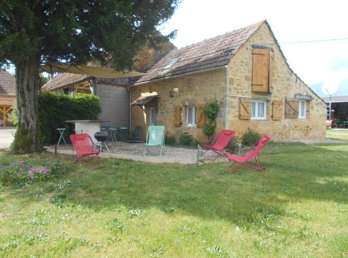 Gîte pour 4 personnes, avec jardin à Milhac
