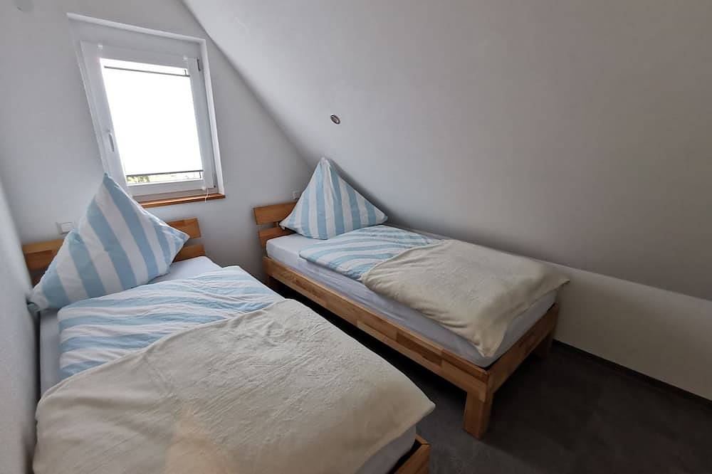 Apartamento inteiro, Vacation apartment/apartment for 5 guests with 45m² in Meckenbeuren (271562) in Ravensburger Spieleland, Meckenbeuren