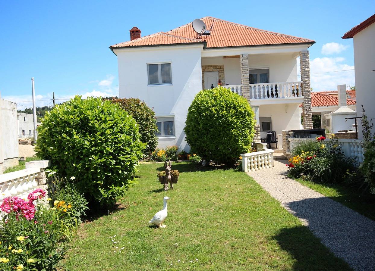 Ganze Wohnung, Apartment Maris mit schönem Meerblick in Ljubac, Zadar
