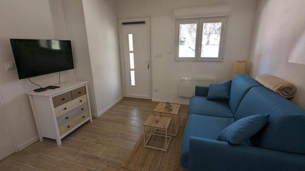 Appartement entier, Studio with Sofa Bed in Cabriès, Côte méditerranéenne (France)